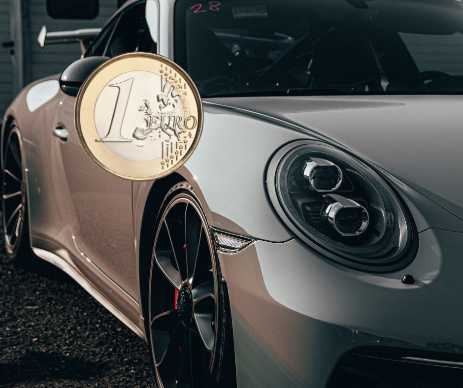 pièce de monnaie sur la portière de voiture